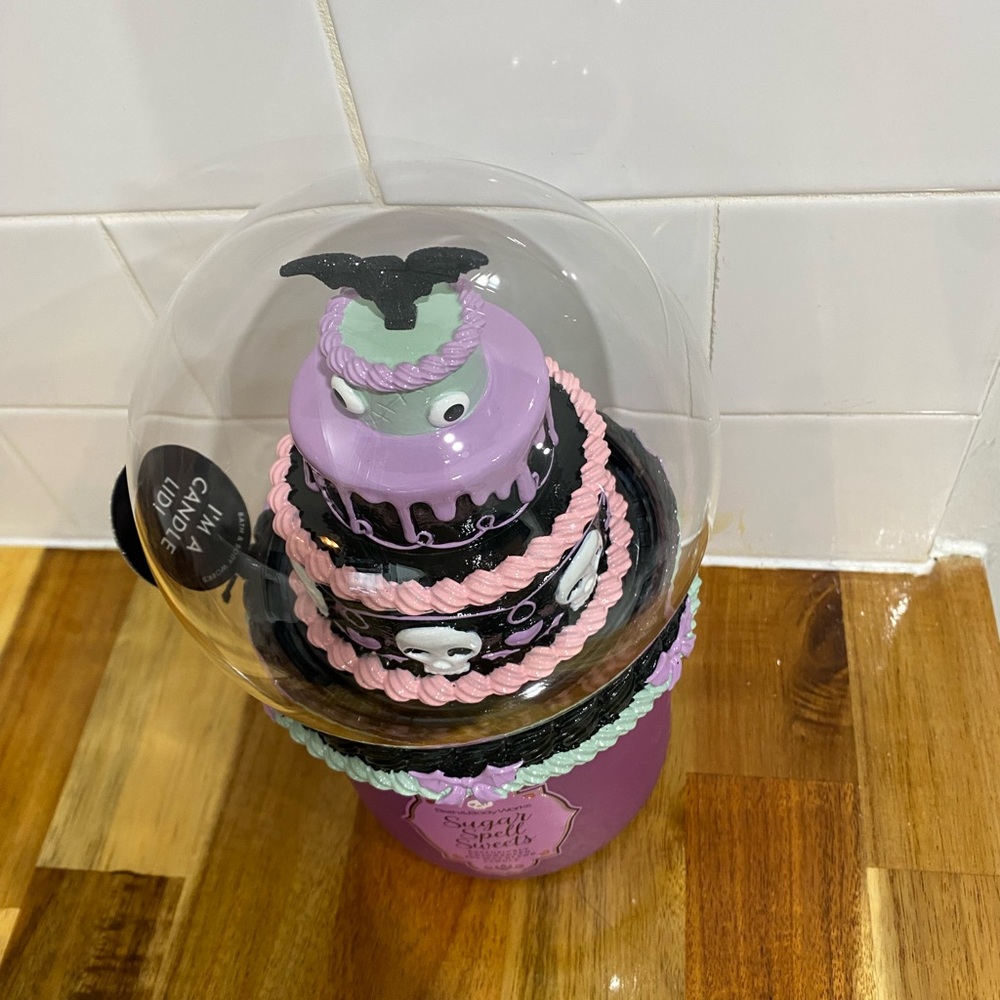 Bath and Body Works Halloween 2025 3 wick candle Sugar Spell Sweets brand new - Picture 2 of 4